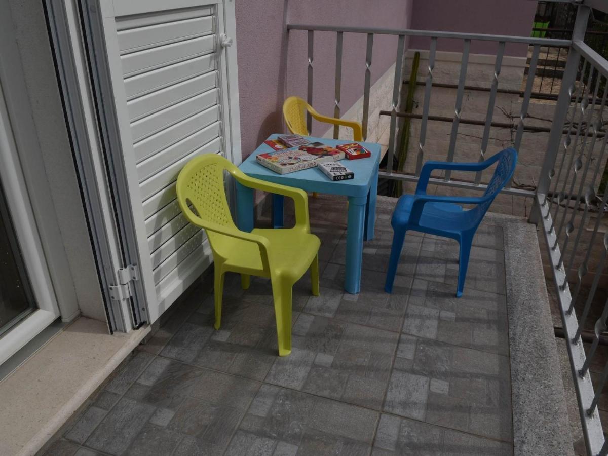 Apartment Manigo Supetar Buitenkant foto