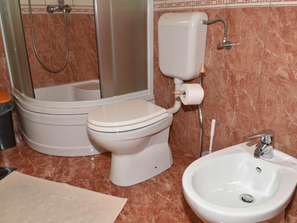 Apartment Manigo Supetar Buitenkant foto