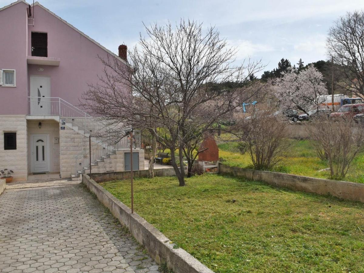 Apartment Manigo Supetar Buitenkant foto