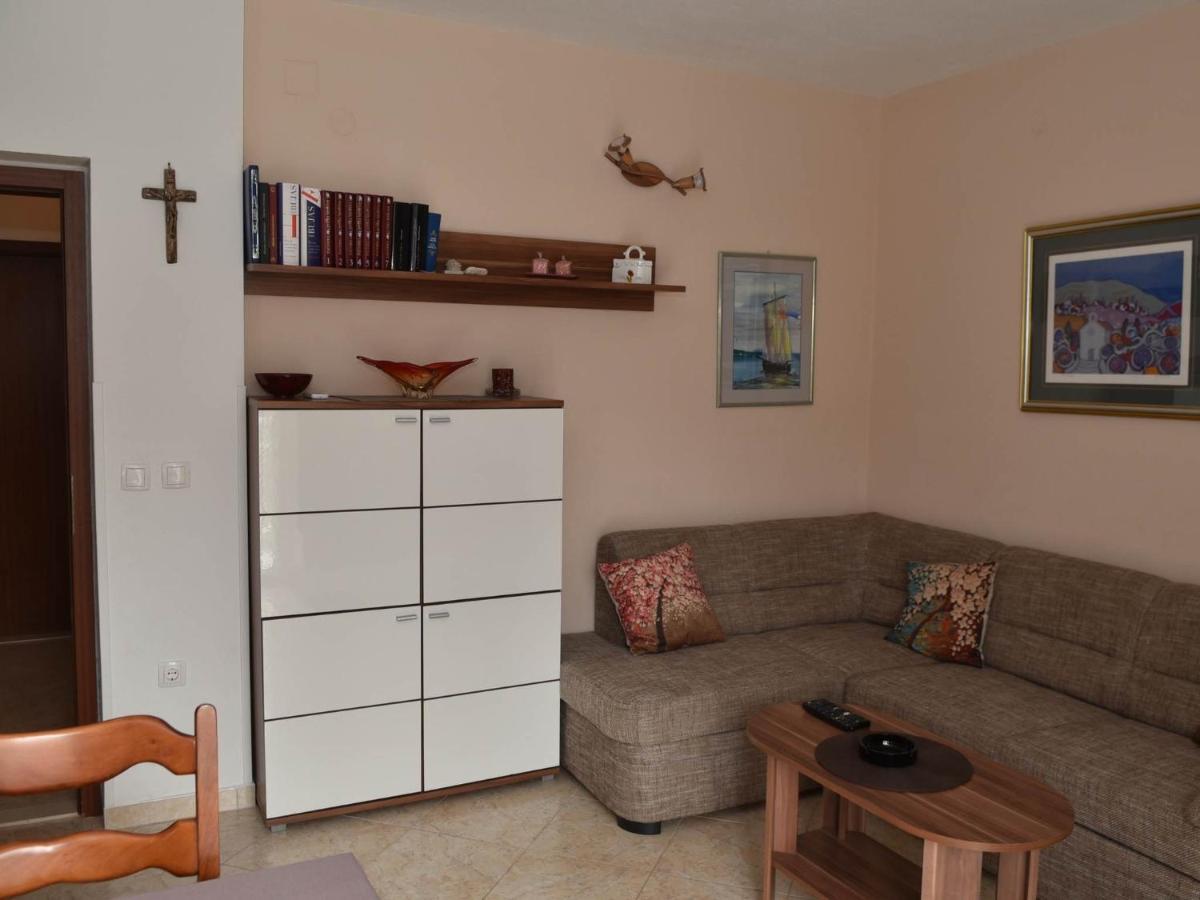 Apartment Manigo Supetar Buitenkant foto