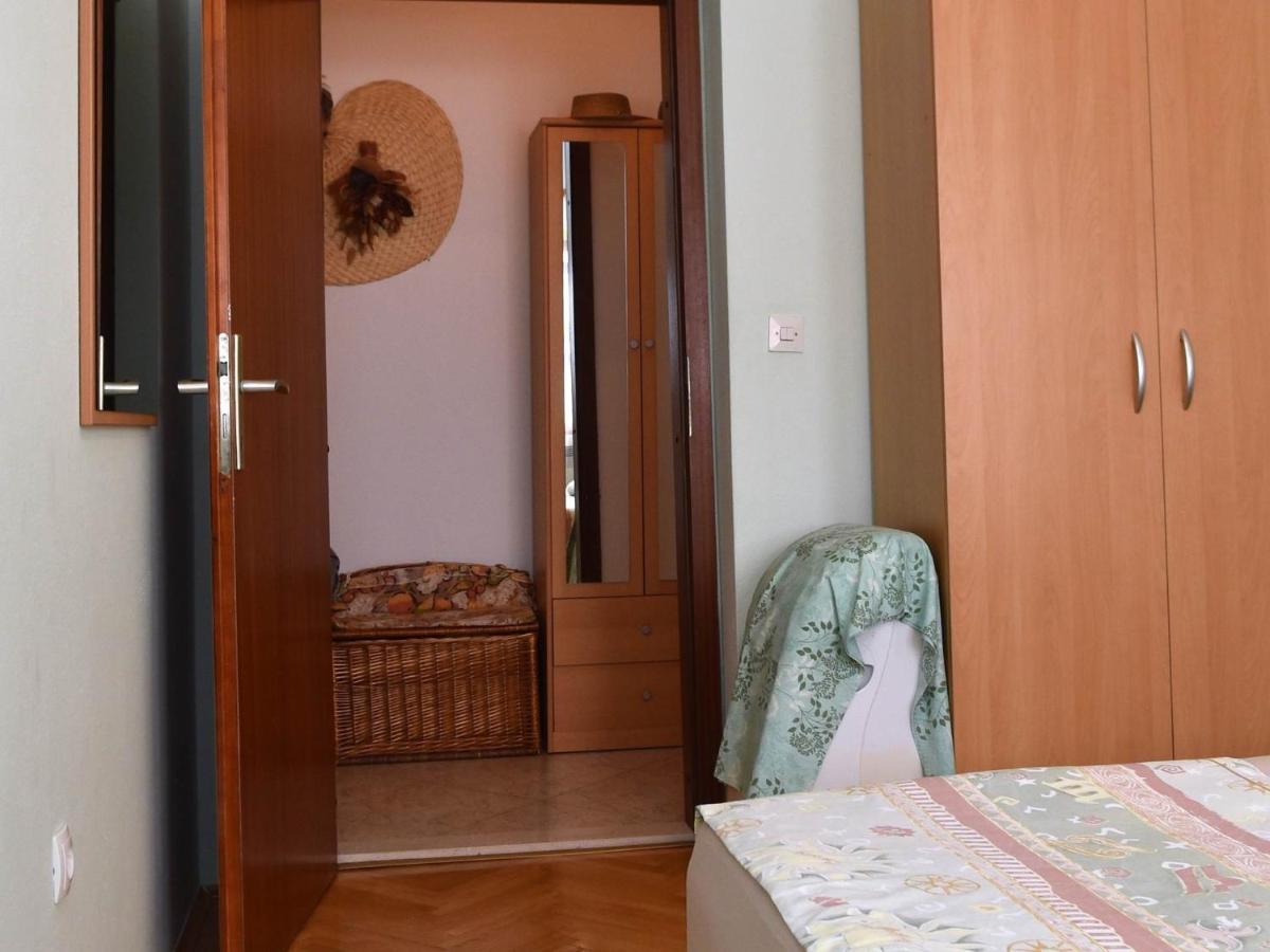 Apartment Manigo Supetar Buitenkant foto