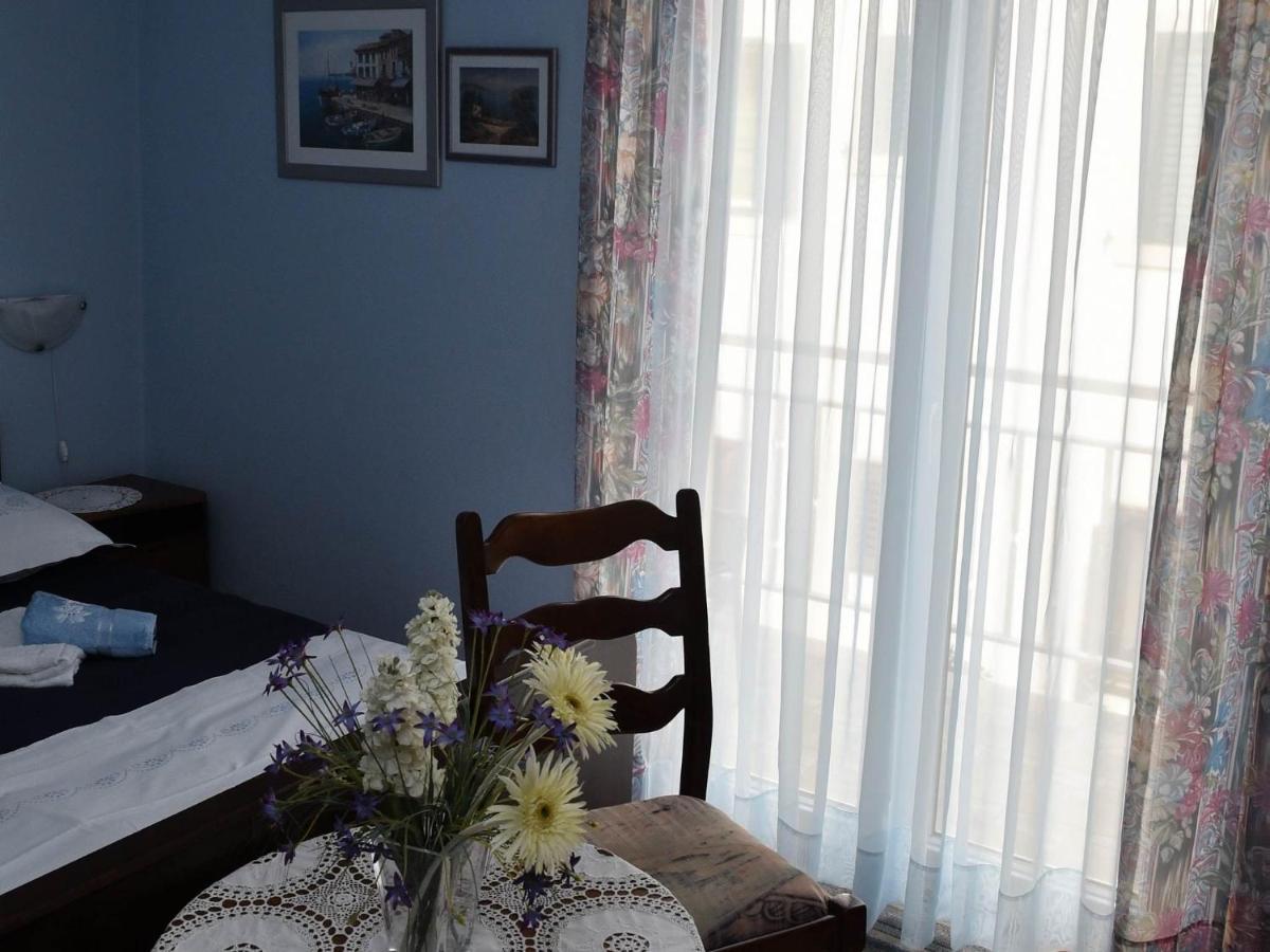 Apartment Manigo Supetar Buitenkant foto