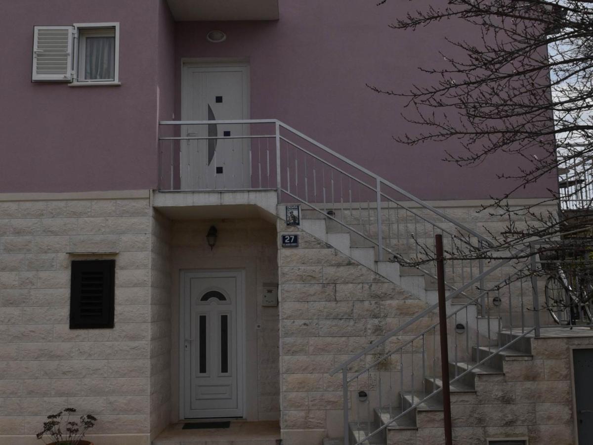 Apartment Manigo Supetar Buitenkant foto