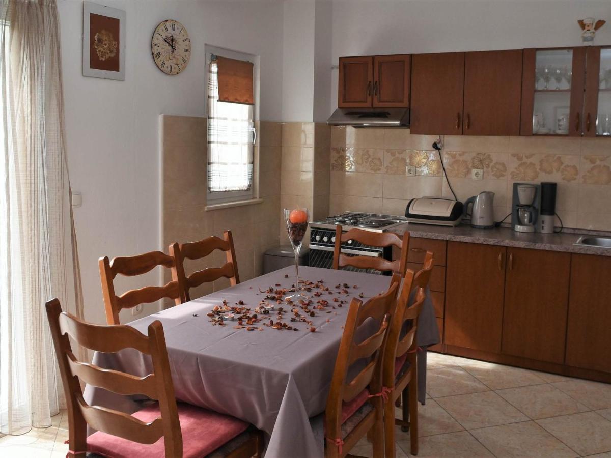 Apartment Manigo Supetar Buitenkant foto