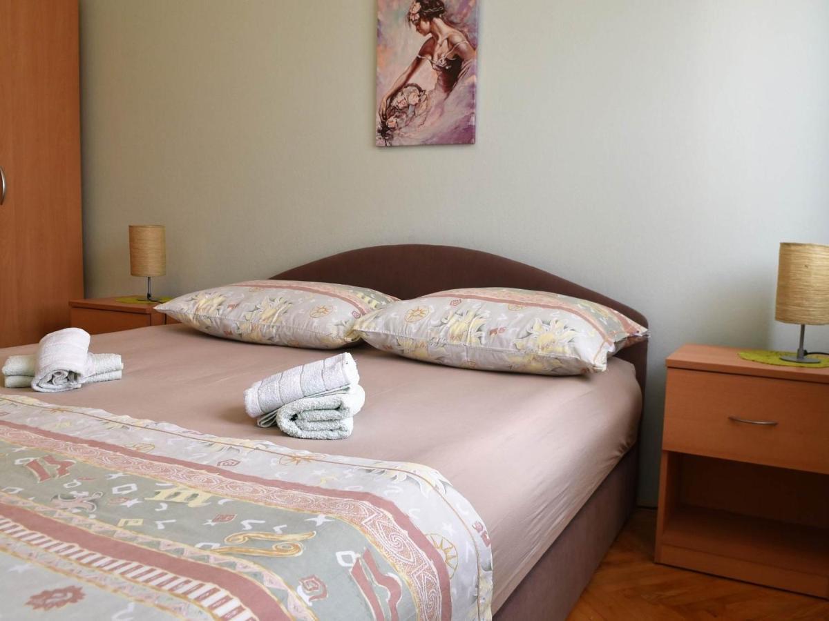 Apartment Manigo Supetar Buitenkant foto