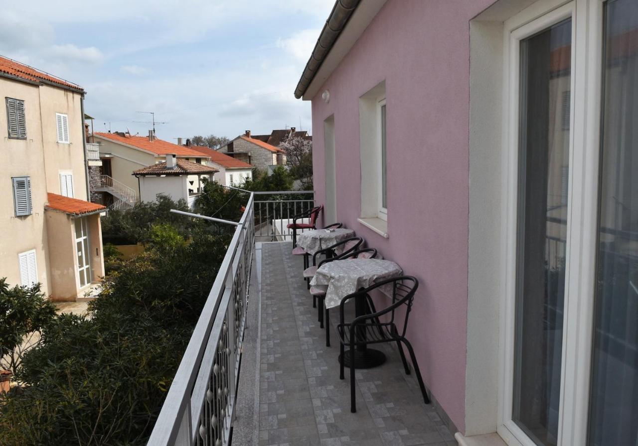 Apartment Manigo Supetar Buitenkant foto