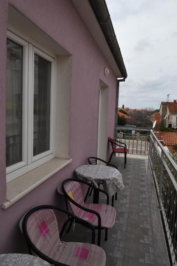 Apartment Manigo Supetar Buitenkant foto
