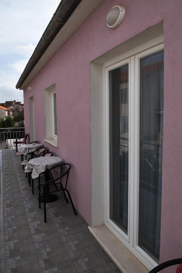 Apartment Manigo Supetar Buitenkant foto