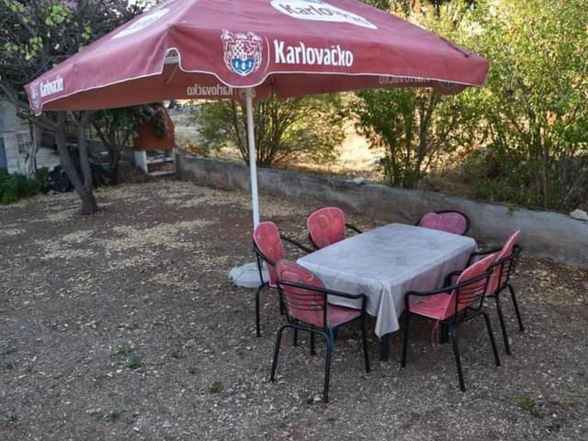 Apartment Manigo Supetar Buitenkant foto